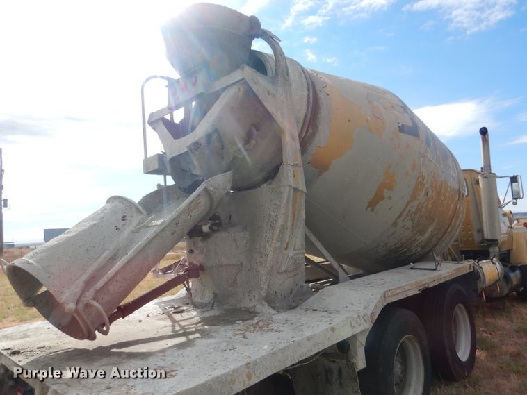 image for item HU9313 1985 Ford LT9000  ready mix truck