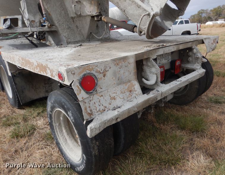 image for item HU9313 1985 Ford LT9000  ready mix truck