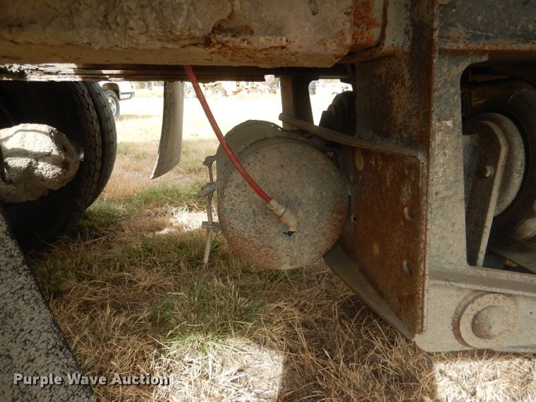 image for item HU9313 1985 Ford LT9000  ready mix truck