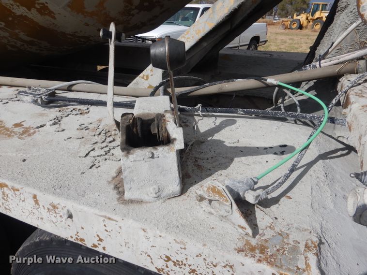 image for item HU9313 1985 Ford LT9000  ready mix truck