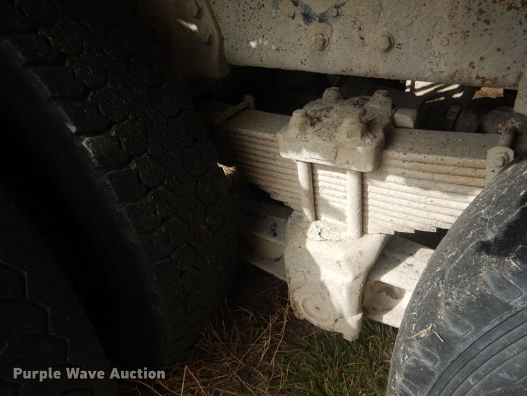 image for item HU9313 1985 Ford LT9000  ready mix truck