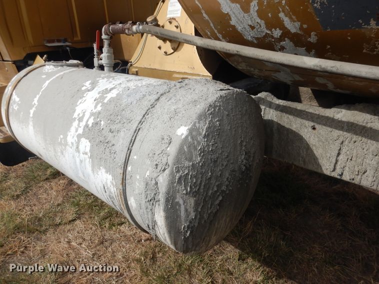 image for item HU9313 1985 Ford LT9000  ready mix truck