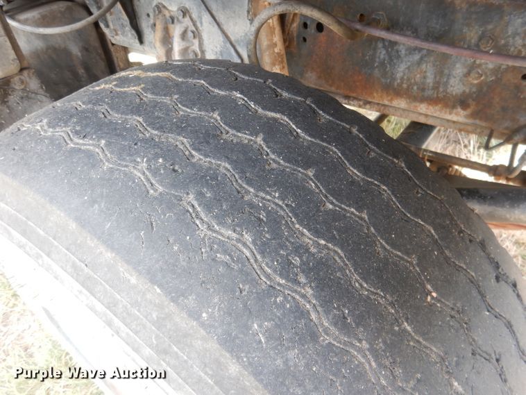 image for item HU9313 1985 Ford LT9000  ready mix truck