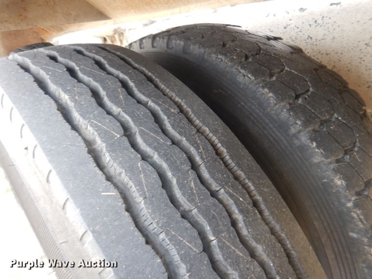 image for item HU9313 1985 Ford LT9000  ready mix truck