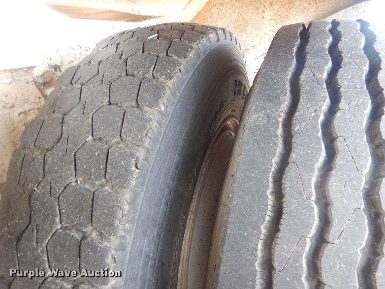 image for item HU9313 1985 Ford LT9000  ready mix truck