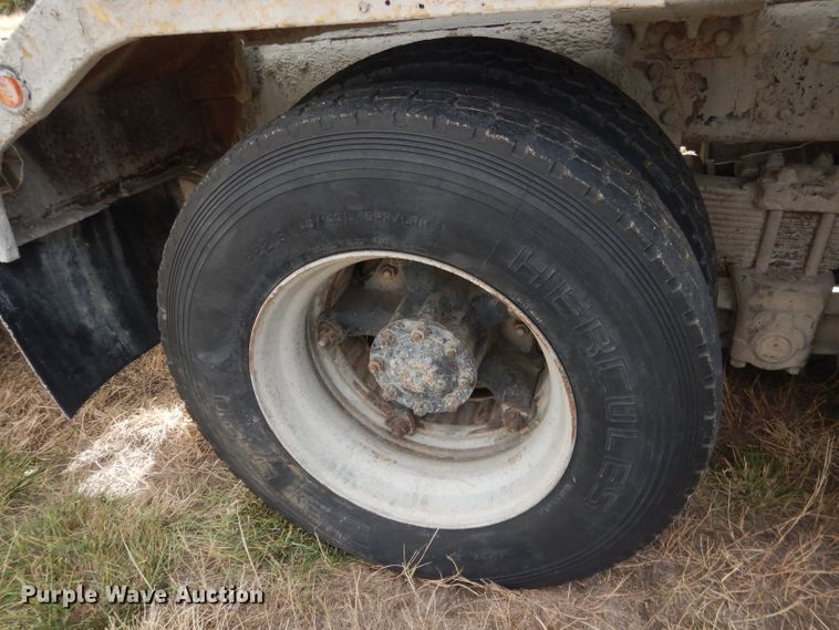 image for item HU9313 1985 Ford LT9000  ready mix truck