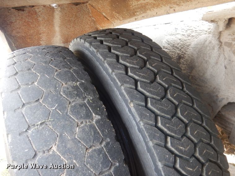 image for item HU9313 1985 Ford LT9000  ready mix truck