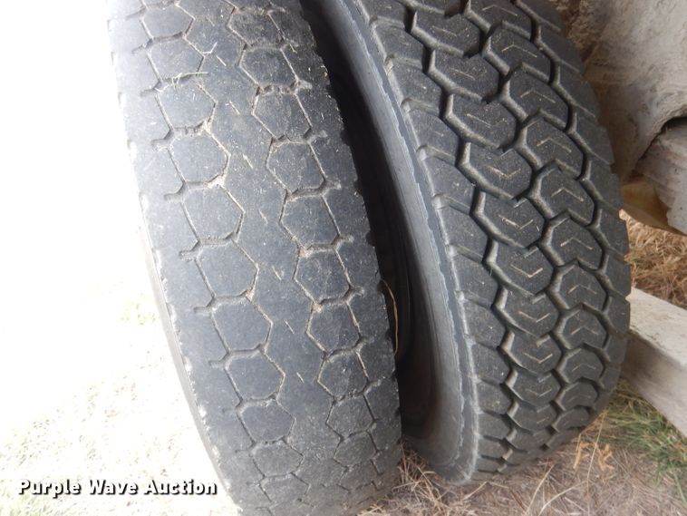 image for item HU9313 1985 Ford LT9000  ready mix truck