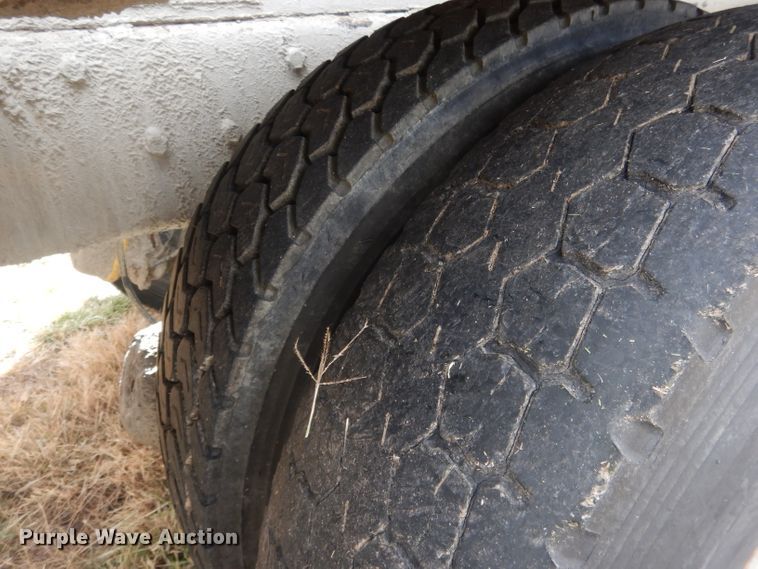 image for item HU9313 1985 Ford LT9000  ready mix truck