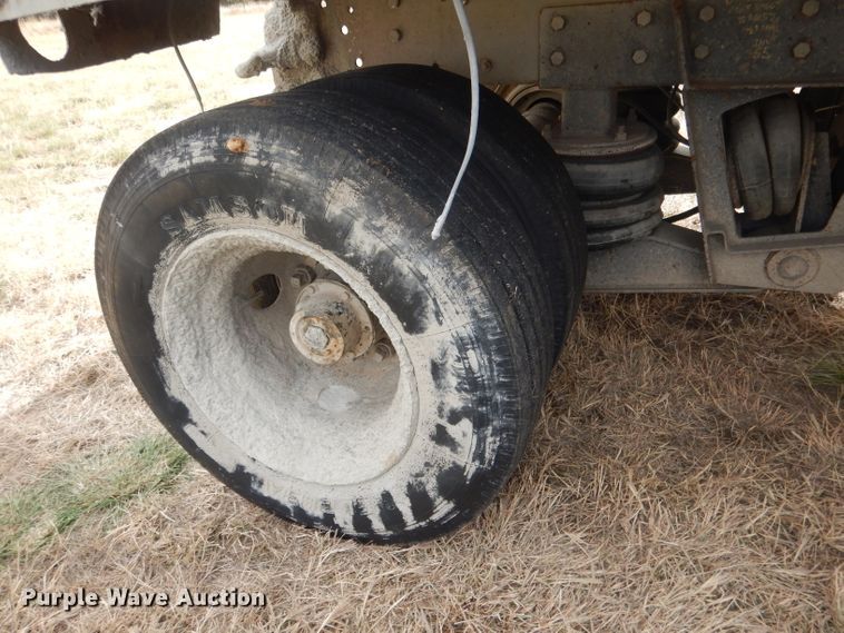 image for item HU9313 1985 Ford LT9000  ready mix truck