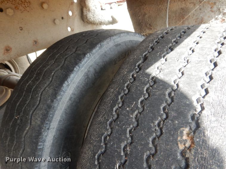 image for item HU9313 1985 Ford LT9000  ready mix truck