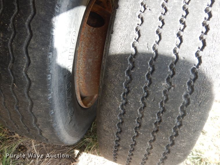 image for item HU9313 1985 Ford LT9000  ready mix truck