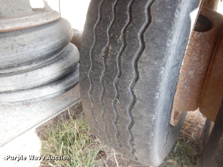 image for item HU9313 1985 Ford LT9000  ready mix truck