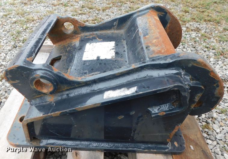 (2) Bobcat Xchange quick couplers in Falls City, NE Item HX9467 sold