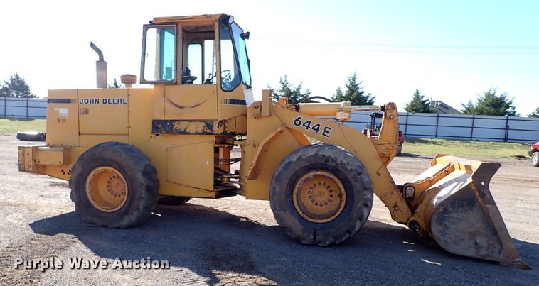 image for item IC9534 1988 John Deere 644E  wheel loader