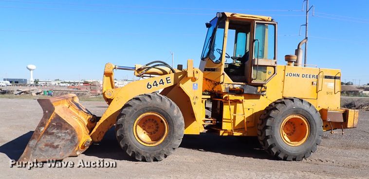 image for item IC9534 1988 John Deere 644E  wheel loader