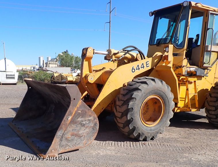 image for item IC9534 1988 John Deere 644E  wheel loader
