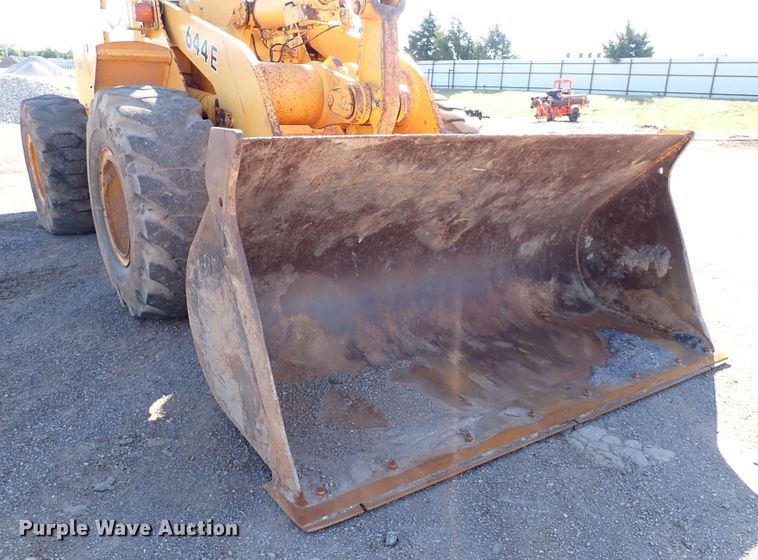 image for item IC9534 1988 John Deere 644E  wheel loader