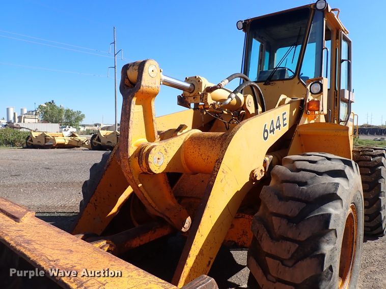 image for item IC9534 1988 John Deere 644E  wheel loader