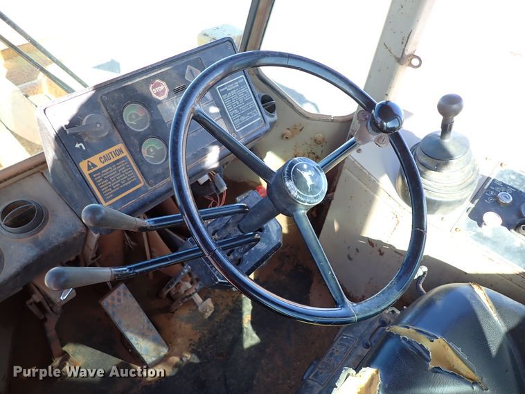 image for item IC9534 1988 John Deere 644E  wheel loader