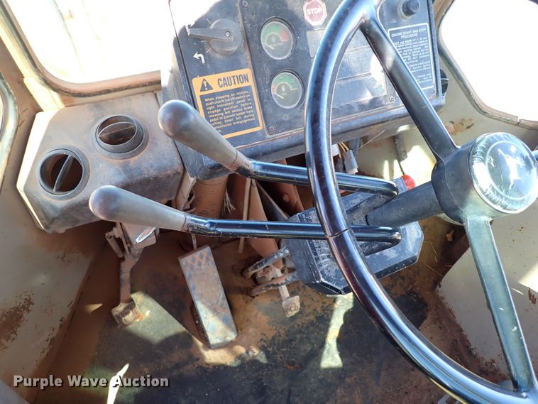 image for item IC9534 1988 John Deere 644E  wheel loader