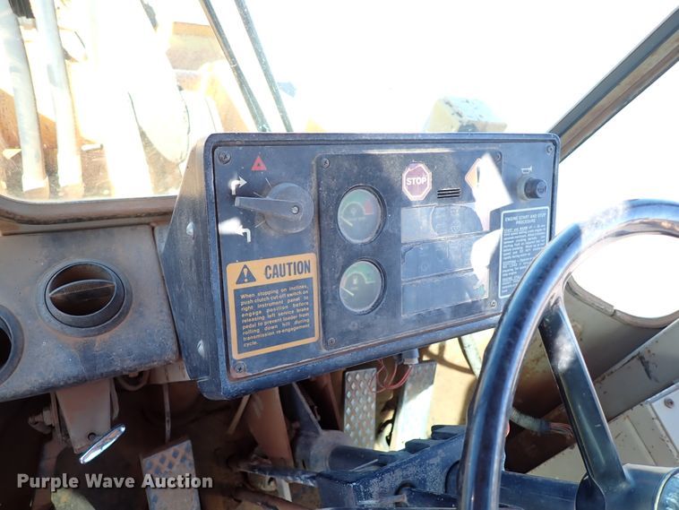 image for item IC9534 1988 John Deere 644E  wheel loader