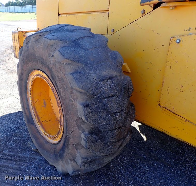 image for item IC9534 1988 John Deere 644E  wheel loader