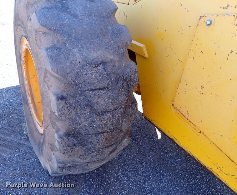 image for item IC9534 1988 John Deere 644E  wheel loader