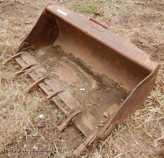 image for item IH9034 Case 52"W skid steer bucket
