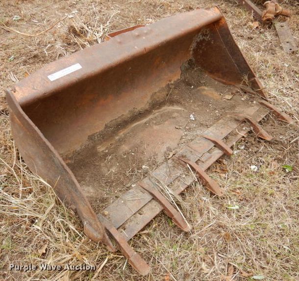 image for item IH9034 Case 52"W skid steer bucket