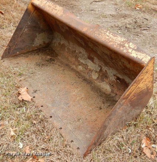 image for item IH9038 Case 62"W skid steer bucket