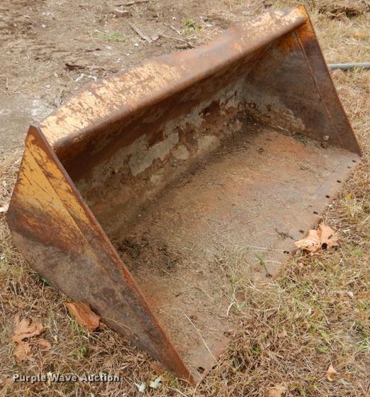 image for item IH9038 Case 62"W skid steer bucket