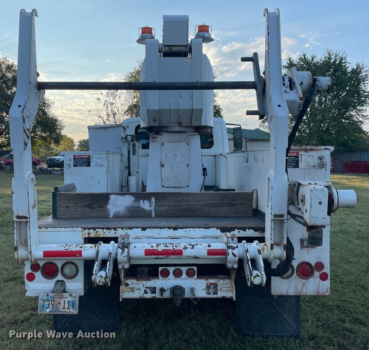 image for item II9424 2012 International DuraStar 4300  bucket truck