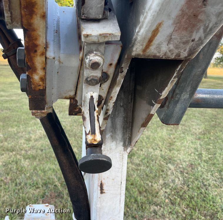 image for item II9424 2012 International DuraStar 4300  bucket truck