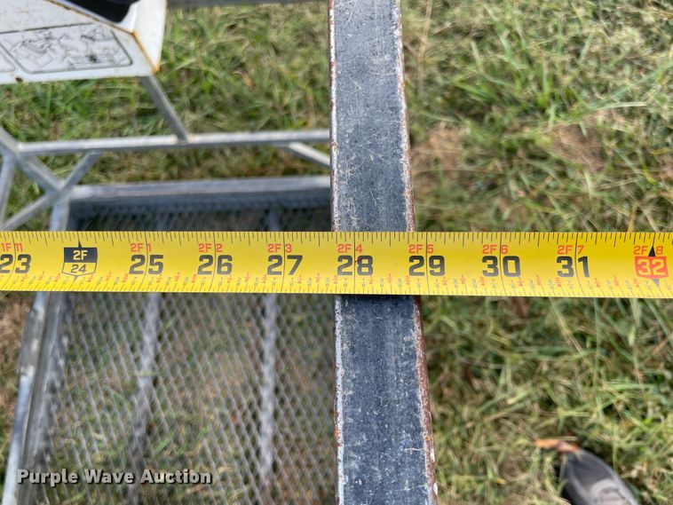 image for item II9424 2012 International DuraStar 4300  bucket truck