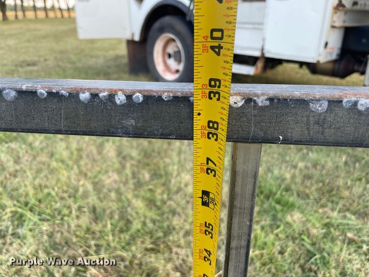 image for item II9424 2012 International DuraStar 4300  bucket truck