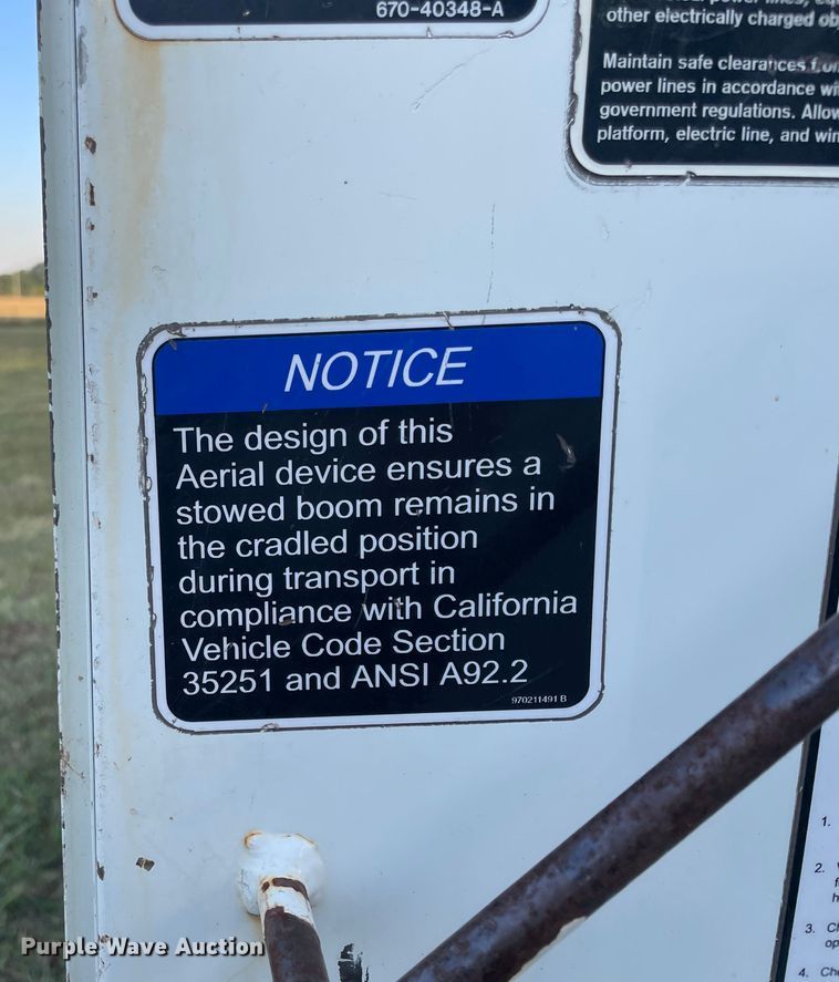 image for item II9424 2012 International DuraStar 4300  bucket truck