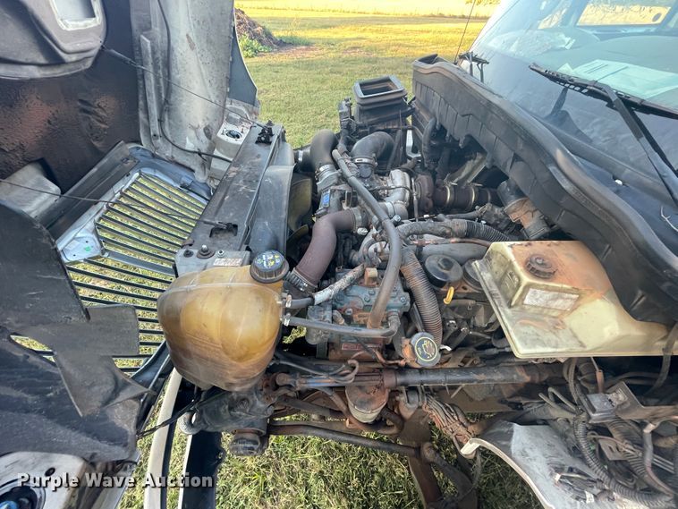 image for item II9424 2012 International DuraStar 4300  bucket truck