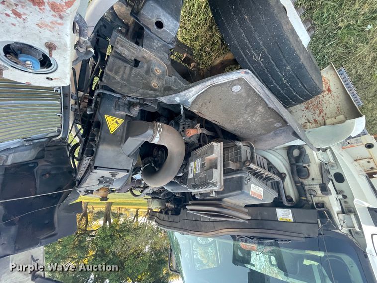 image for item II9424 2012 International DuraStar 4300  bucket truck