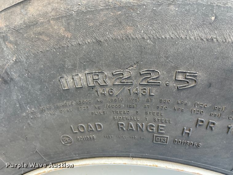 image for item II9424 2012 International DuraStar 4300  bucket truck