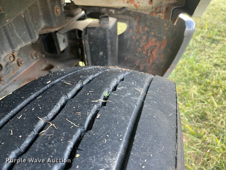 image for item II9424 2012 International DuraStar 4300  bucket truck