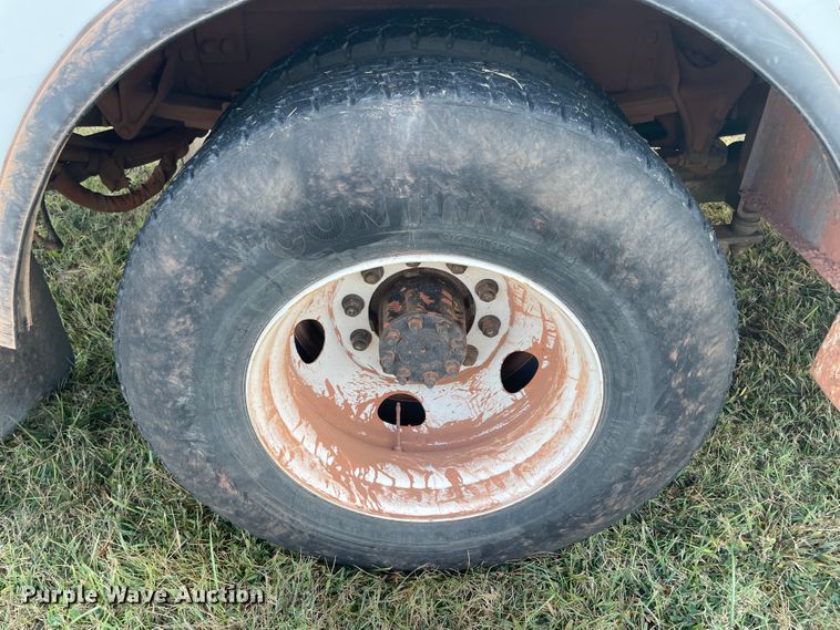 image for item II9424 2012 International DuraStar 4300  bucket truck