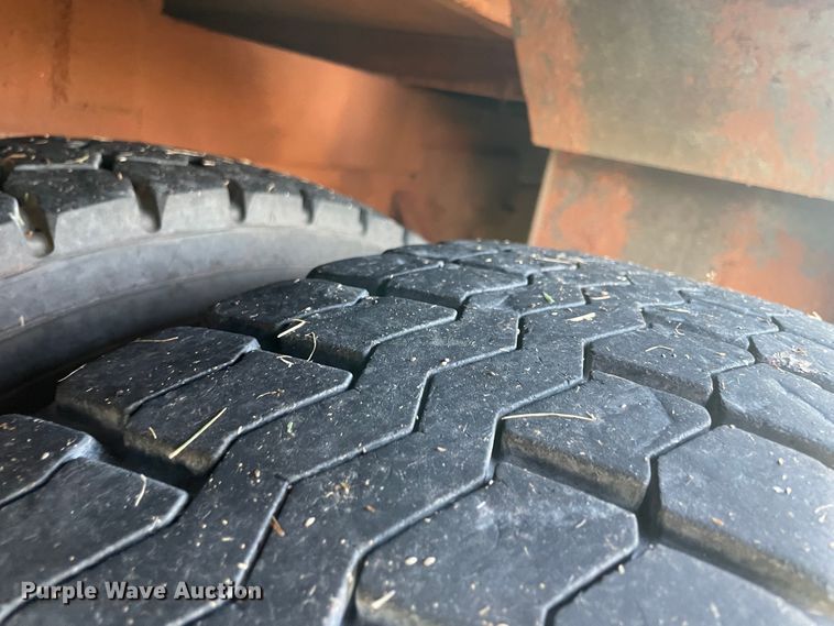 image for item II9424 2012 International DuraStar 4300  bucket truck