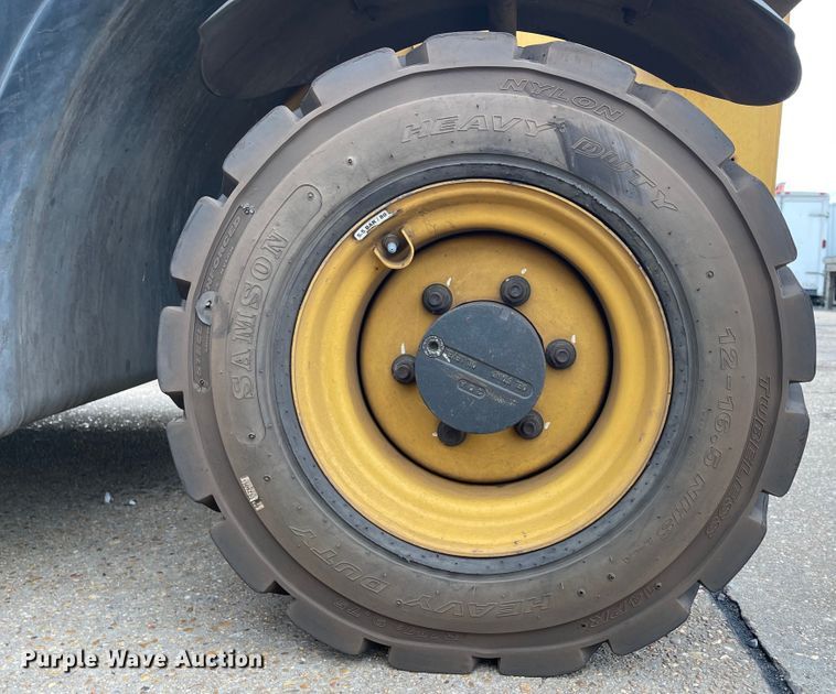 image for item IK9547 2012 Caterpillar TH255  telehandler