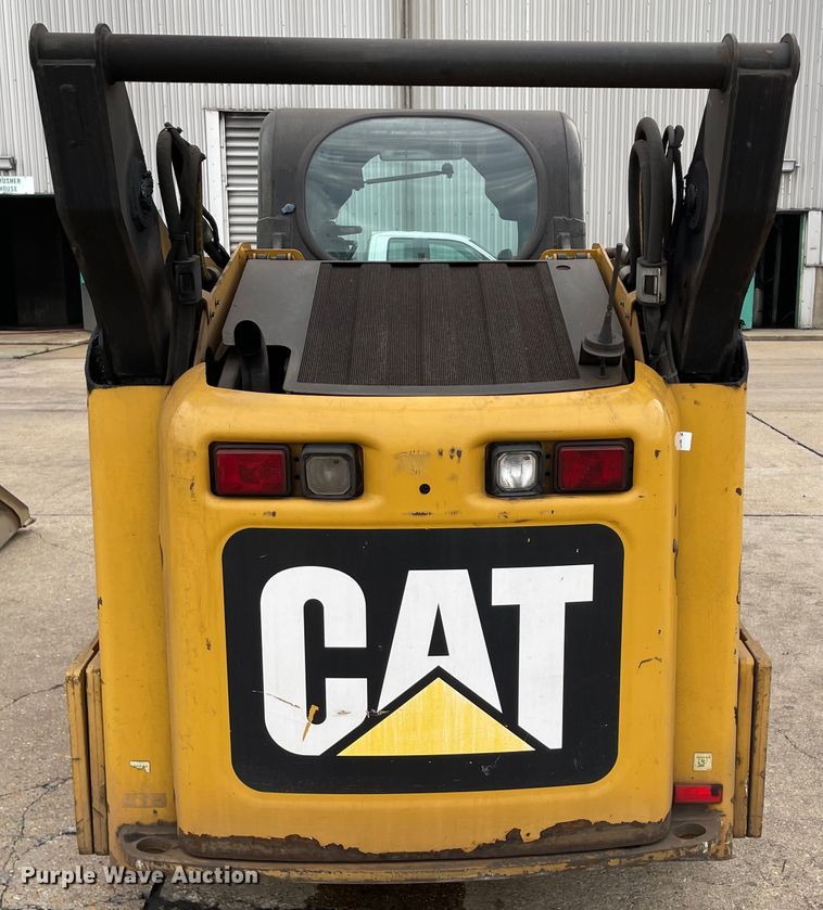 image for item IK9548 2012 Caterpillar 262C  skid steer loader