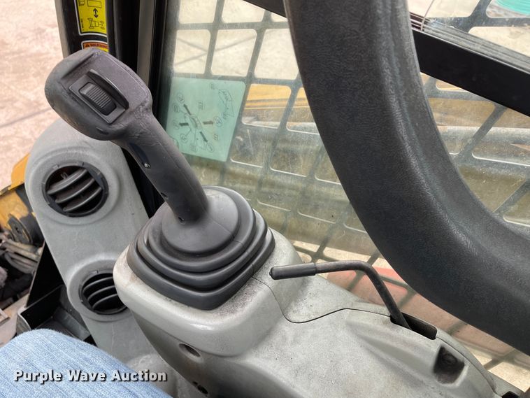 image for item IK9548 2012 Caterpillar 262C  skid steer loader