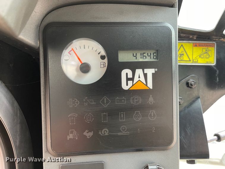 image for item IK9548 2012 Caterpillar 262C  skid steer loader