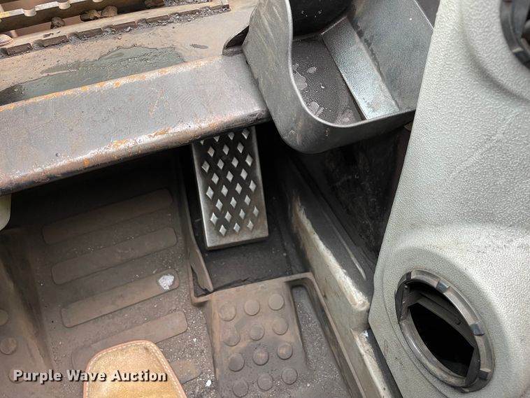 image for item IK9548 2012 Caterpillar 262C  skid steer loader