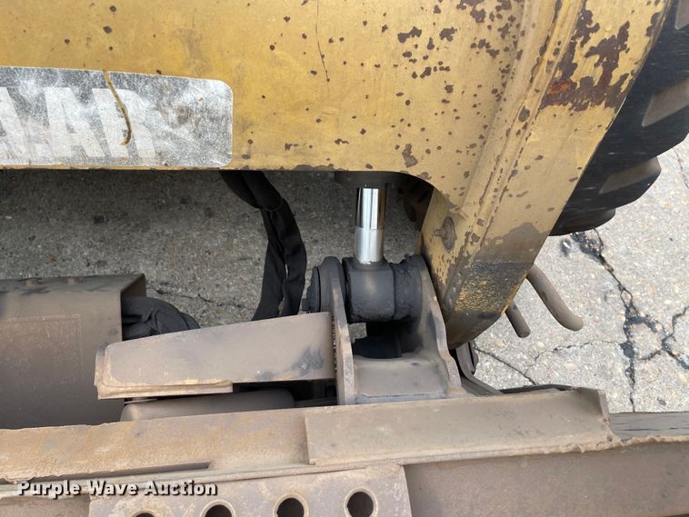 image for item IK9548 2012 Caterpillar 262C  skid steer loader