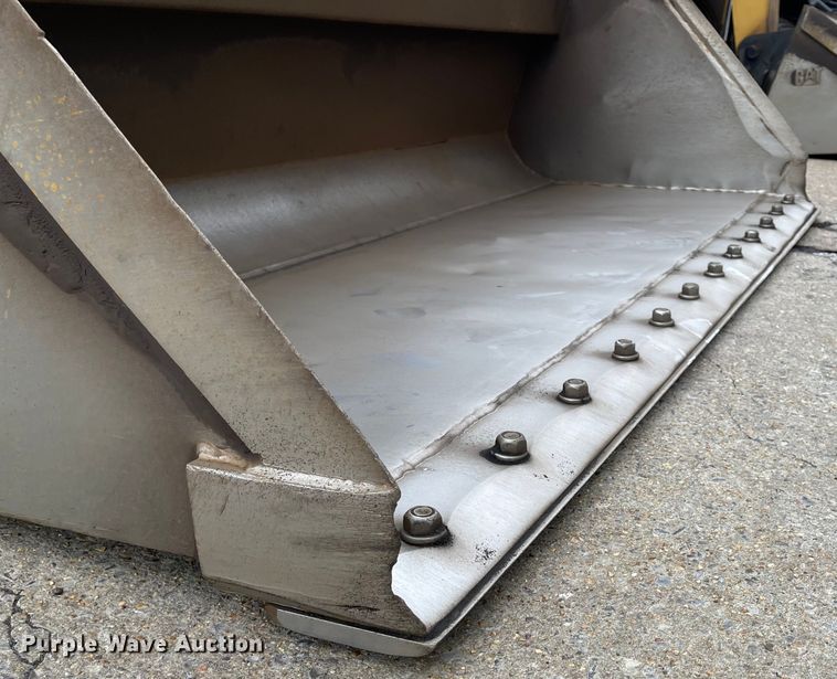 image for item IK9548 2012 Caterpillar 262C  skid steer loader